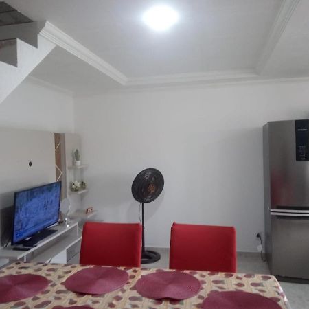 Apartamento Duplex Mobiliado em São Pedro da Aldeia Exterior foto