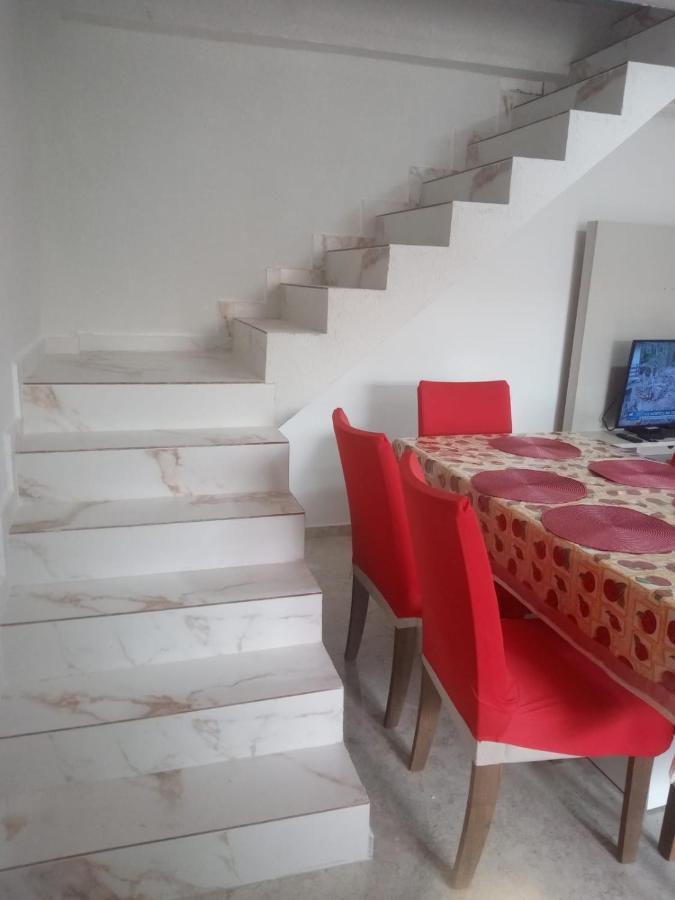 Apartamento Duplex Mobiliado em São Pedro da Aldeia Exterior foto